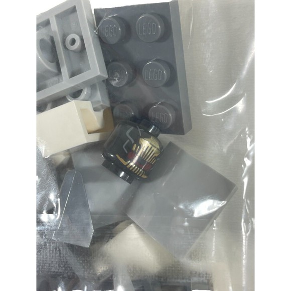 LEGO 8 Piece Assorted New Sealed Bag Lot Bricks & Pieces With 2 Heads NEW! - Picture 9 of 9